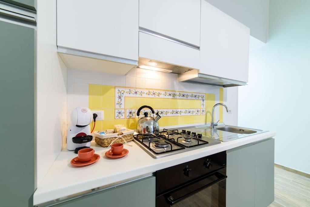 Apartamento Stazione Treni - Wi-Fi & Netflix Cozy Space Salerno Exterior foto