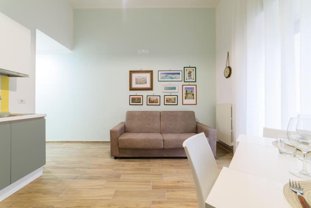 Apartamento Stazione Treni - Wi-Fi & Netflix Cozy Space Salerno Exterior foto